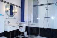 Toilet Kamar Hotel Pension Villa Wittstock