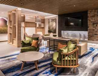 Lobby 2 Fairfield Inn & Suites by Marriott Staunton