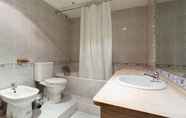 In-room Bathroom 6 03 Nice Flat by Travessa do Pasteleiro