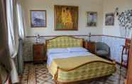 Kamar Tidur 6 The White Villa