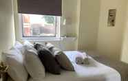 Kamar Tidur 2 The Courtyard, Windsor, 2 Beds