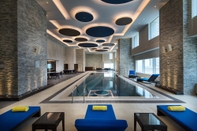 สระว่ายน้ำ Centara West Bay Hotel & Residences Doha