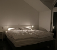 Bedroom 5 mk apartments nin