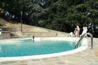 Swimming Pool Castello di Grillano