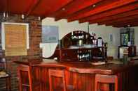 Bar, Cafe and Lounge Mount Azimbo Lodge