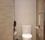 In-room Bathroom 5 Holiday Inn Resort Yichun Mingyue Mountain, an IHG Hotel