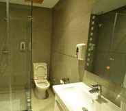 In-room Bathroom 7 Dayet Ifrah by Rent Inn