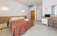 Bilik Tidur 3 Ristorante Hotel Lucia