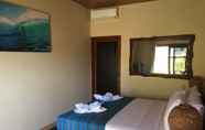 Kamar Tidur 5 Ekas Surf Resort