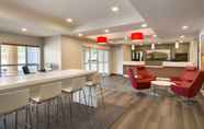 Lobi 2 Microtel Inn and Suites by Wyndham Mont Tremblant