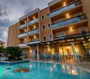 Swimming Pool 2 Hotel Paradiso Grottammare