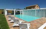 Hồ bơi 7 Villa Resort Tre Castelli
