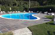 Swimming Pool 3 B&B Villa Filomena