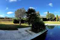 Swimming Pool B&B Wineyard Pampelonne