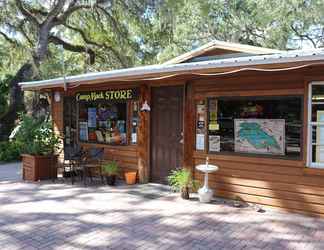 Lobby 2 Camp Mack, a Guy Harvey Lodge, Marina & RV Resort