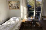 ห้องนอน Frägsta Hälsingegård Bed & Breakfast