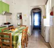 Bedroom 6 The Veranda of Gavrion - Premium Cycladic House