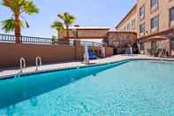 Swimming Pool Best Western Plus New Barstow Inn & Suites