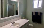 In-room Bathroom 7 Racing Horse Guest House~free Unlimited Golf
