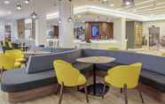 Bar, Cafe and Lounge 4 Hampton by Hilton Edinburgh Airport