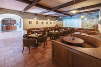 Bar, Cafe and Lounge Il Villaggio di Giuele