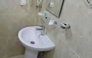 In-room Bathroom 7 Park Qusar Resort