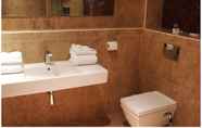 In-room Bathroom 7 Blanco's Hotel Port Talbot