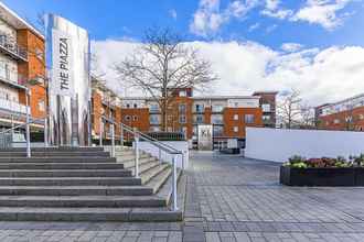 Exterior 4 Merrick House Apartments