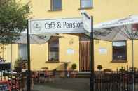 Bangunan Pension & Cafe Grebasch