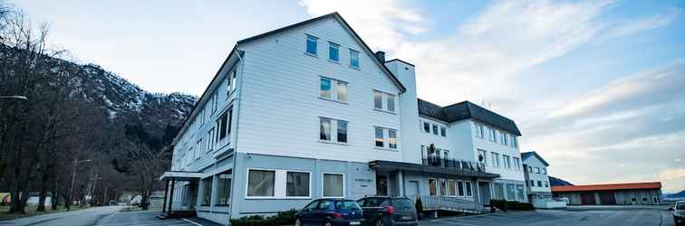 Exterior Nordfjord Hotell - Bryggen