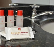 In-room Bathroom 7 Grande Minas Hotel