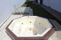 Swimming Pool Hotel Almil