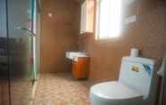 Toilet Kamar 2 Xixili Guesthouse 3rd Branch