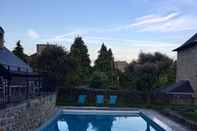 Swimming Pool Villa Tourelle