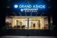 ภายนอกอาคาร Grand Ashok