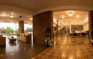 Lobby 7 K Resort