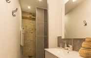 ห้องน้ำภายในห้อง 7 Chambres d'hôtes - Topaze