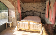 Bedroom 3 Chambre d'hôtes du Moulin de la Passere