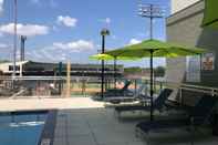 Swimming Pool Hyatt Place Greensboro/Downtown