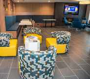 Lobby 2 Microtel Inn & Suites by Wyndham Carlisle