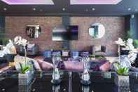 Bar, Kafe, dan Lounge Creative Loft by Simplissimmo