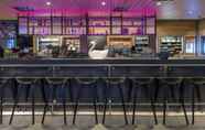 Quầy bar, cafe và phòng lounge 4 Moxy Edinburgh Airport