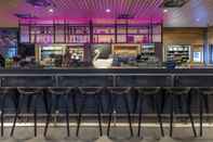 Quầy bar, cafe và phòng lounge Moxy Edinburgh Airport