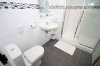 In-room Bathroom Marine Studio Apartment