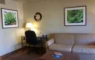 Ruang untuk Umum 7 Mesa Golf Inn & Suites