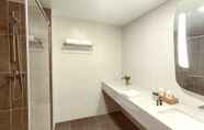 In-room Bathroom 7 ibis Zhengzhou Longhai Road