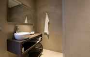 Toilet Kamar 4 Fruitpark Hotel & Spa