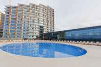 Kolam Renang Euphoria Apartments & Residence Batumi