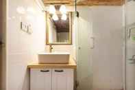 Toilet Kamar StarLive Apartment - Moonlight