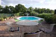 Swimming Pool B&B With Pool and View of Assisi